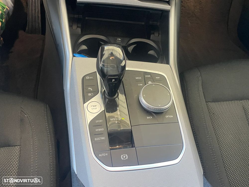 BMW 330 e Auto - 25