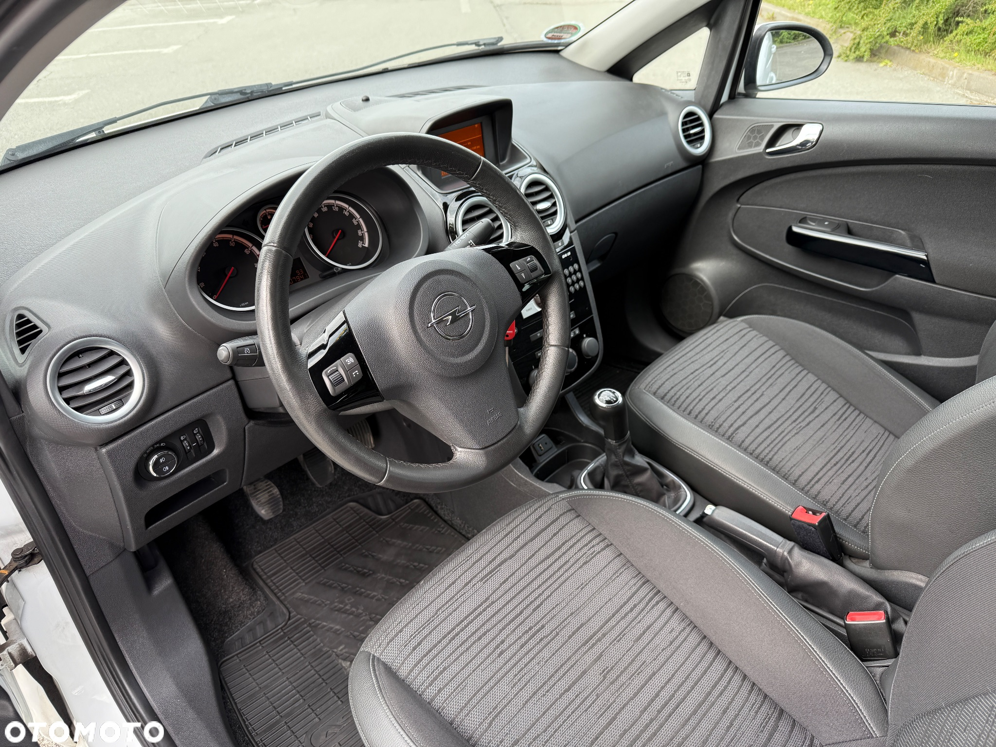 Opel Corsa 1.4 16V Active - 15
