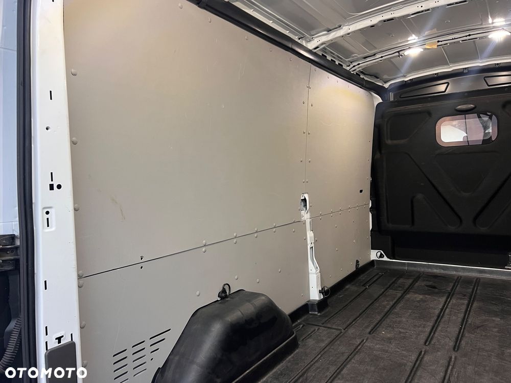 Ford Transit - 22