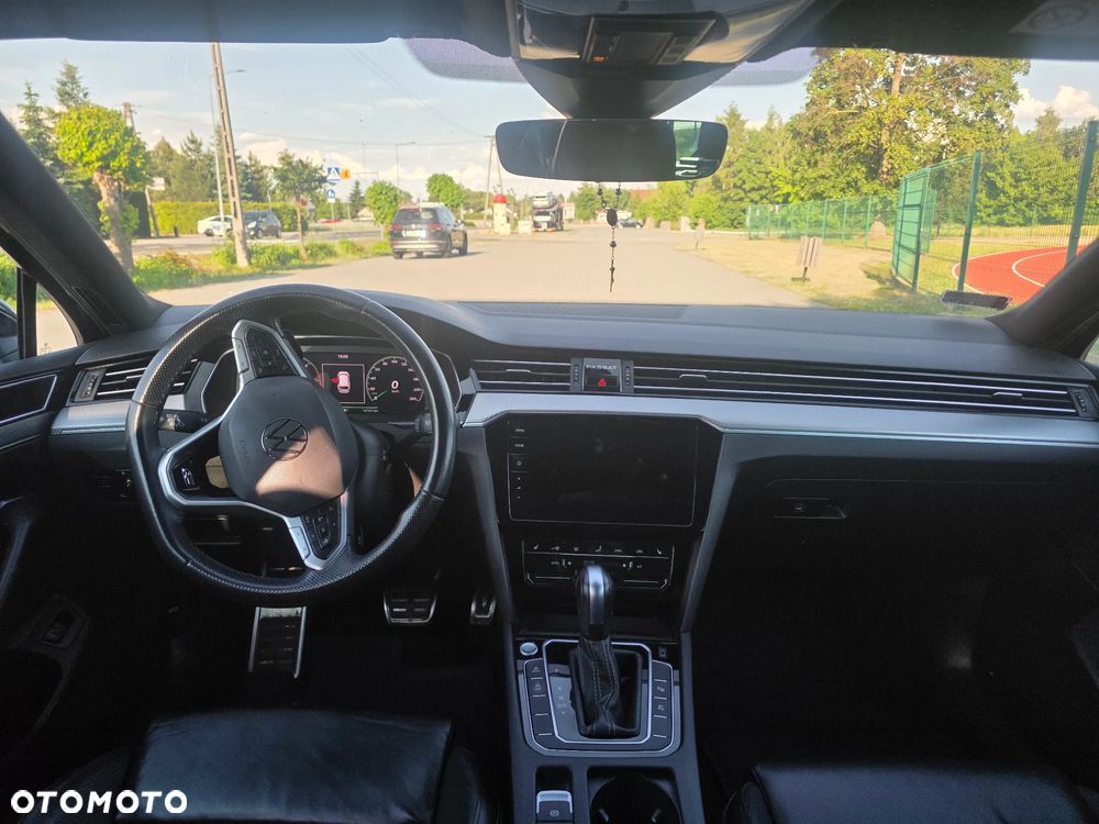 Volkswagen Passat - 16