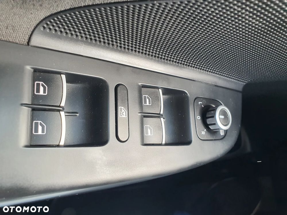 Volkswagen Golf 1.4 TSI DSG Highline - 23