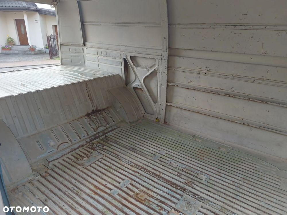 Volkswagen Transporter - 9