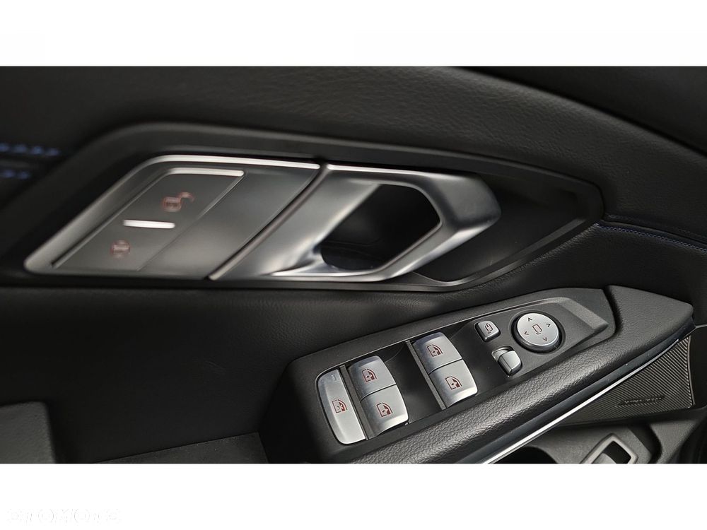BMW Seria 3 320d xDrive M Sport - 30