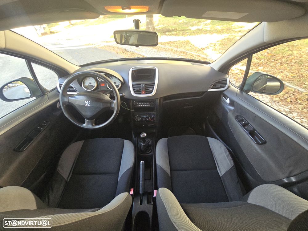 Peugeot 207 1.4 HDi Urban - 12