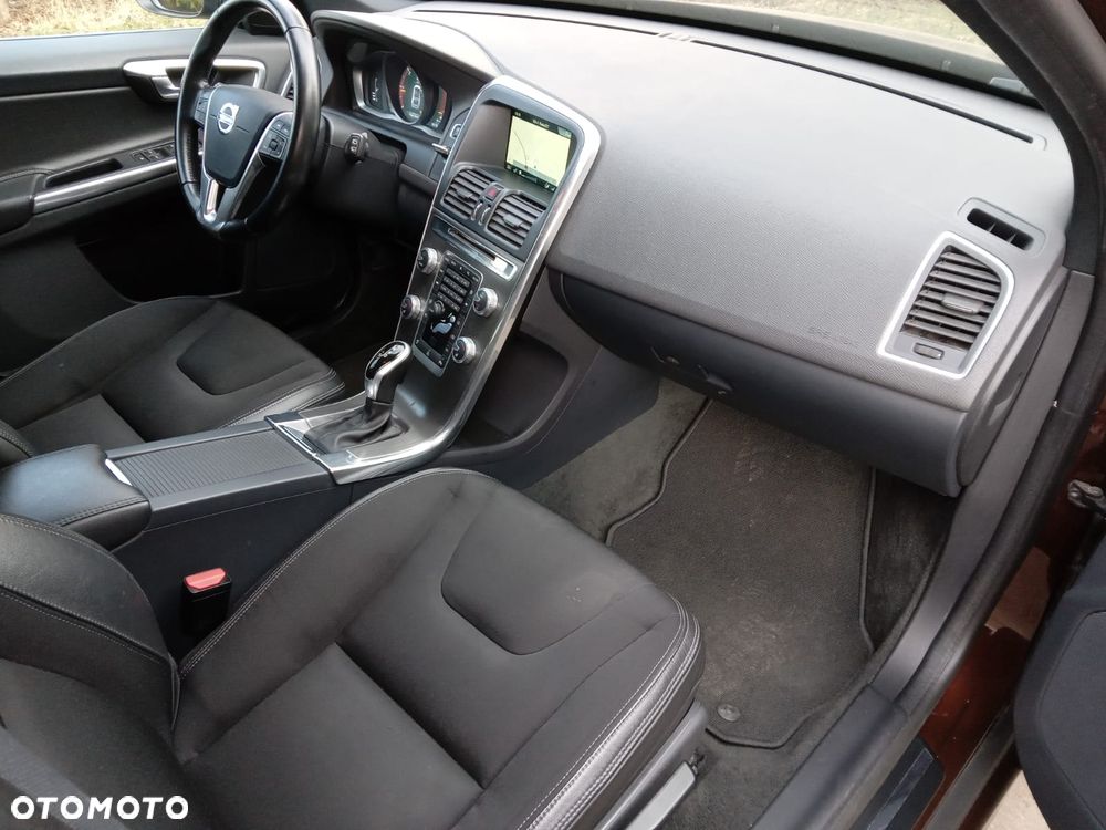 Volvo XC 60 D3 Geartronic Momentum - 9