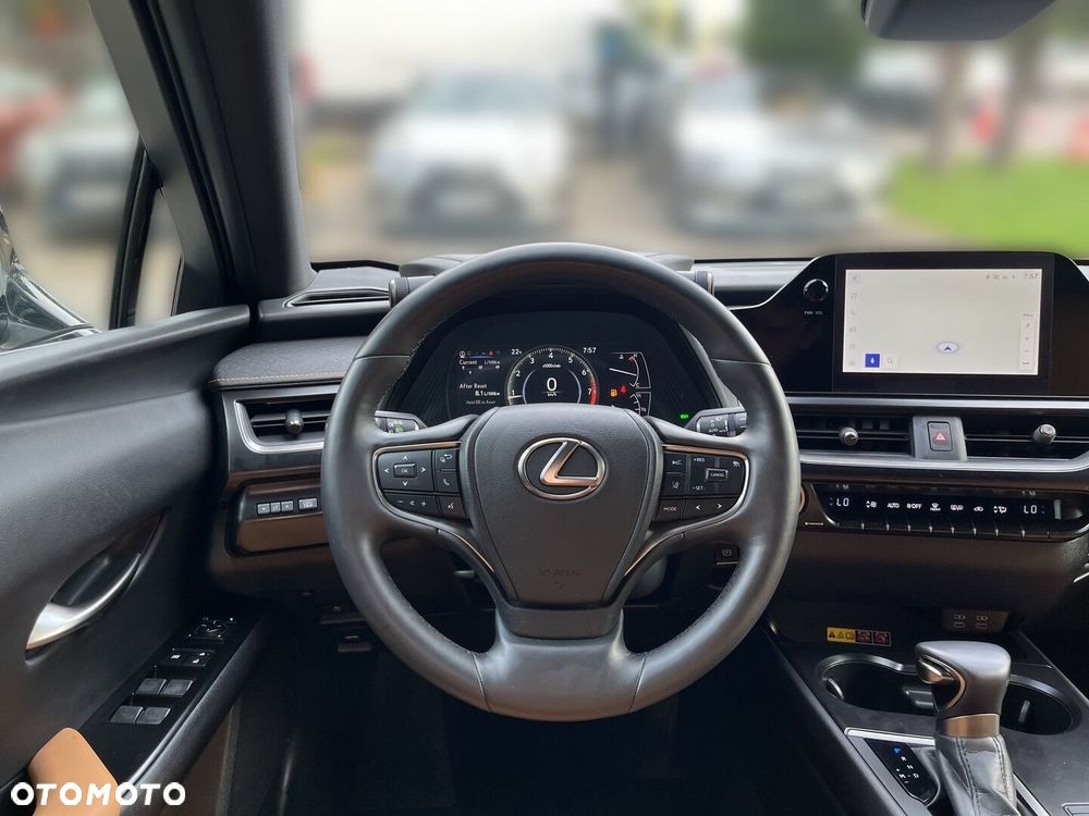 Lexus UX - 7