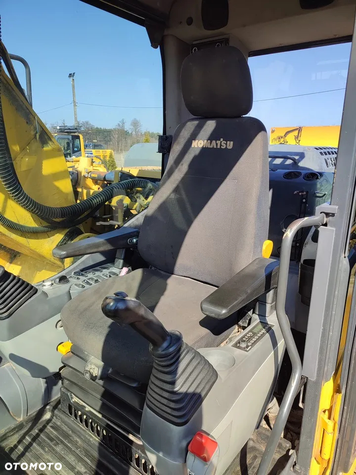 Komatsu PC 210 LC-8 - 25