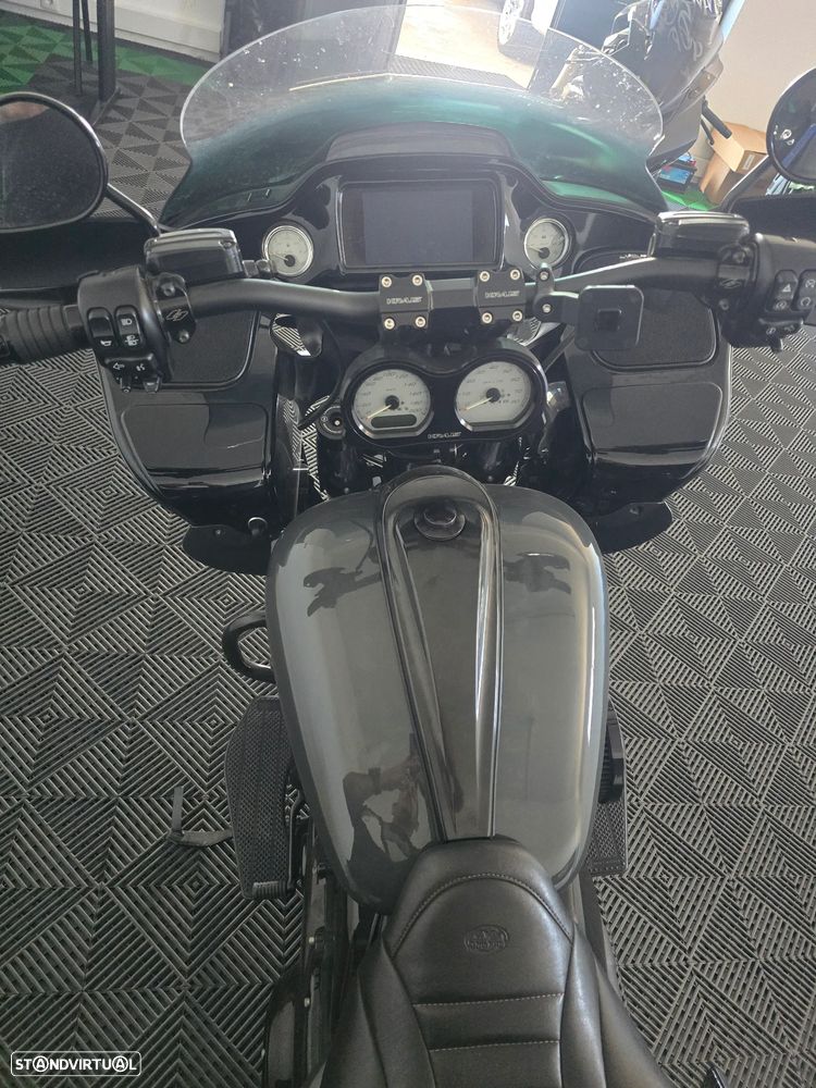 Harley-Davidson Road Roadglide - 4