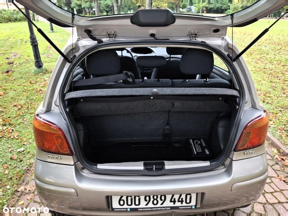 Toyota Yaris 1.3 VVT-i Executive - 19