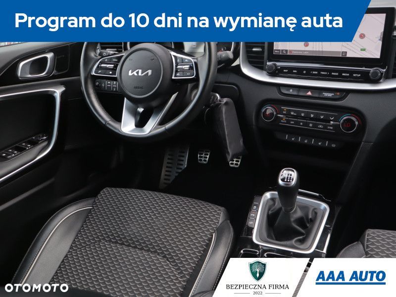 Kia Ceed - 9