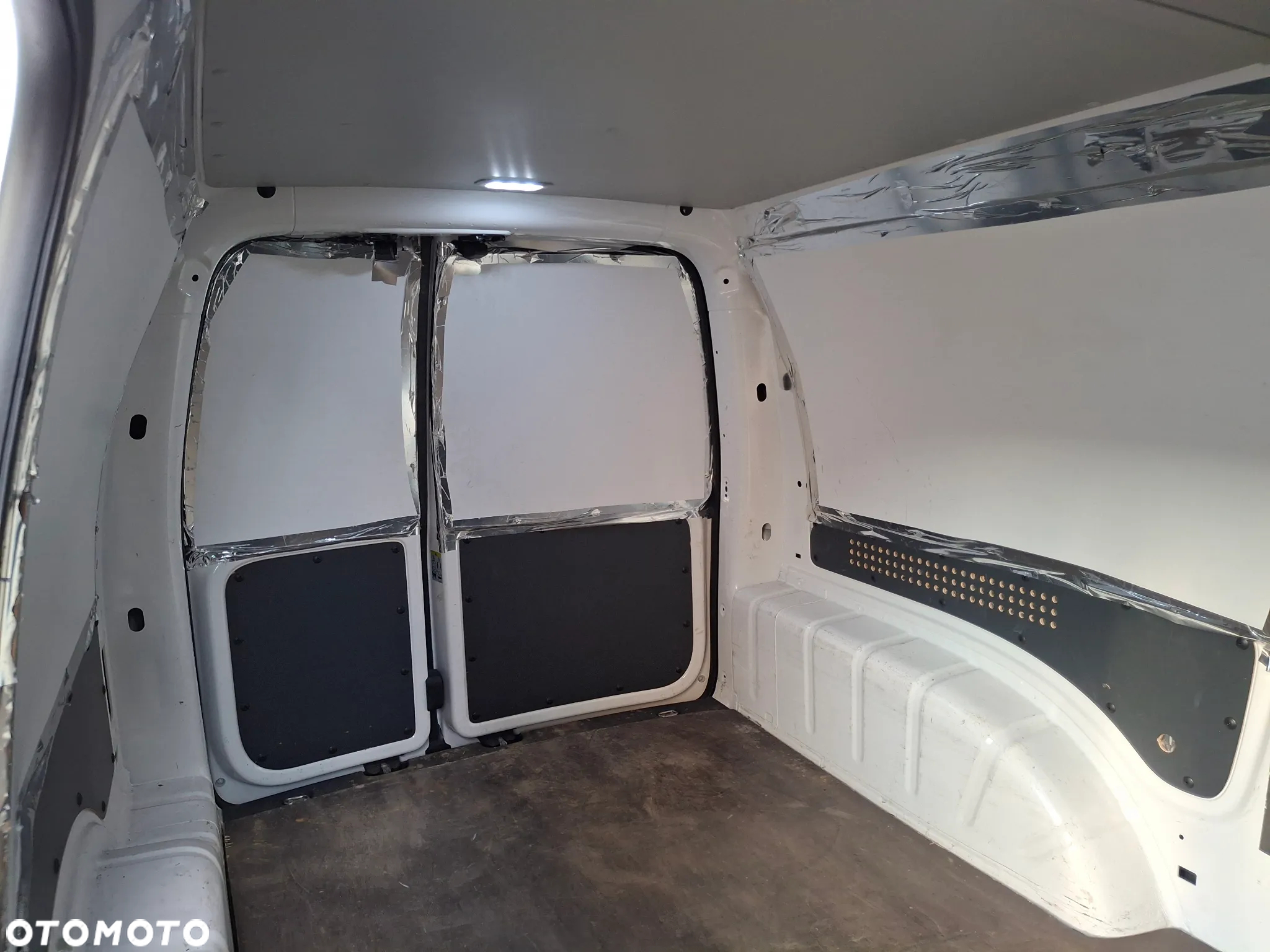 Volkswagen Caddy - 17
