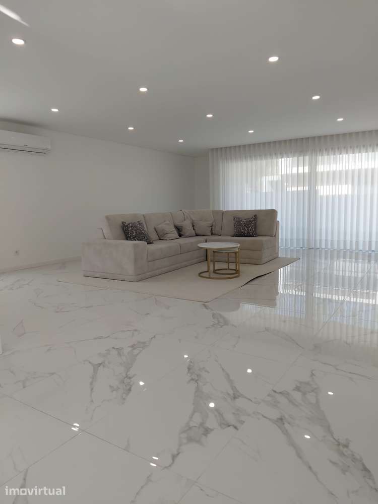 T3+1 -PISCINA - Construir 2024 - Grande imagem: 3/53