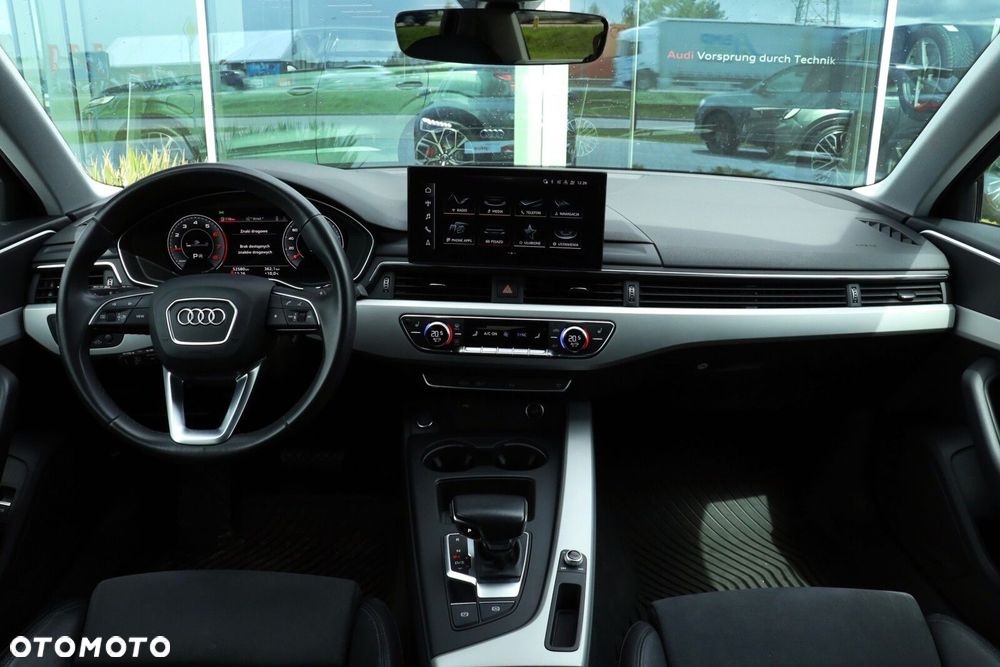 Audi A4 Limousine - 12
