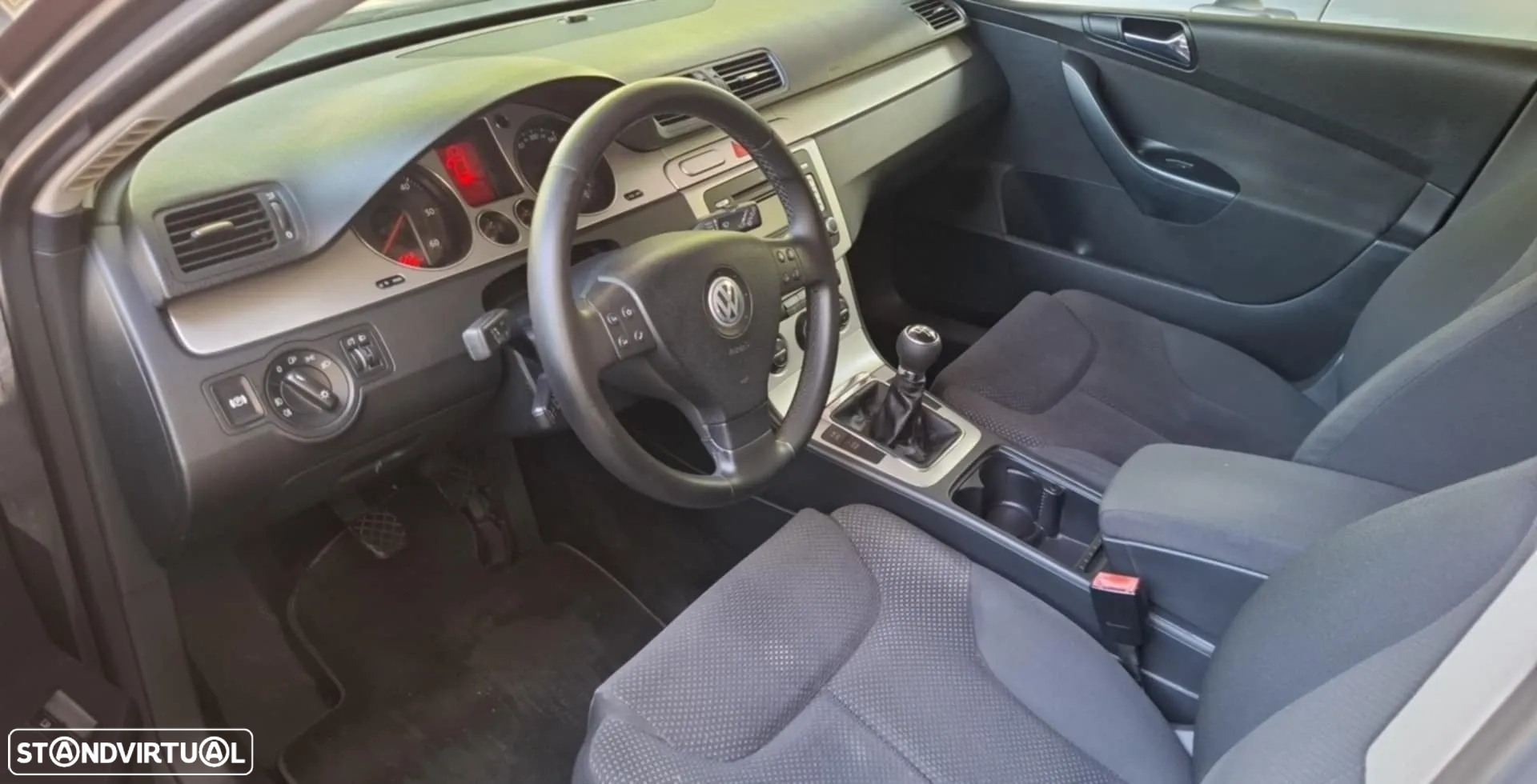 VW Passat Variant 2.0 TDi Confortline - 11