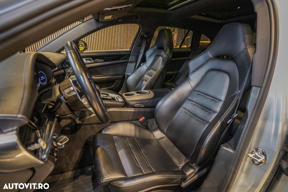 Porsche Panamera - 12