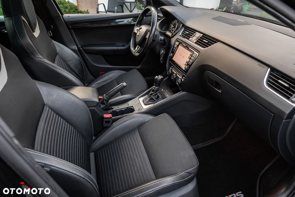Skoda Octavia 2.0 TDI DSG RS - 21
