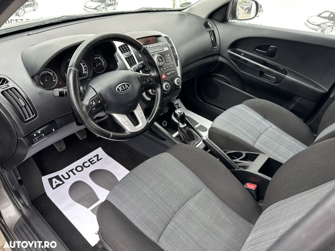 Kia Ceed 1.4 CVVT SW Spirit - 18