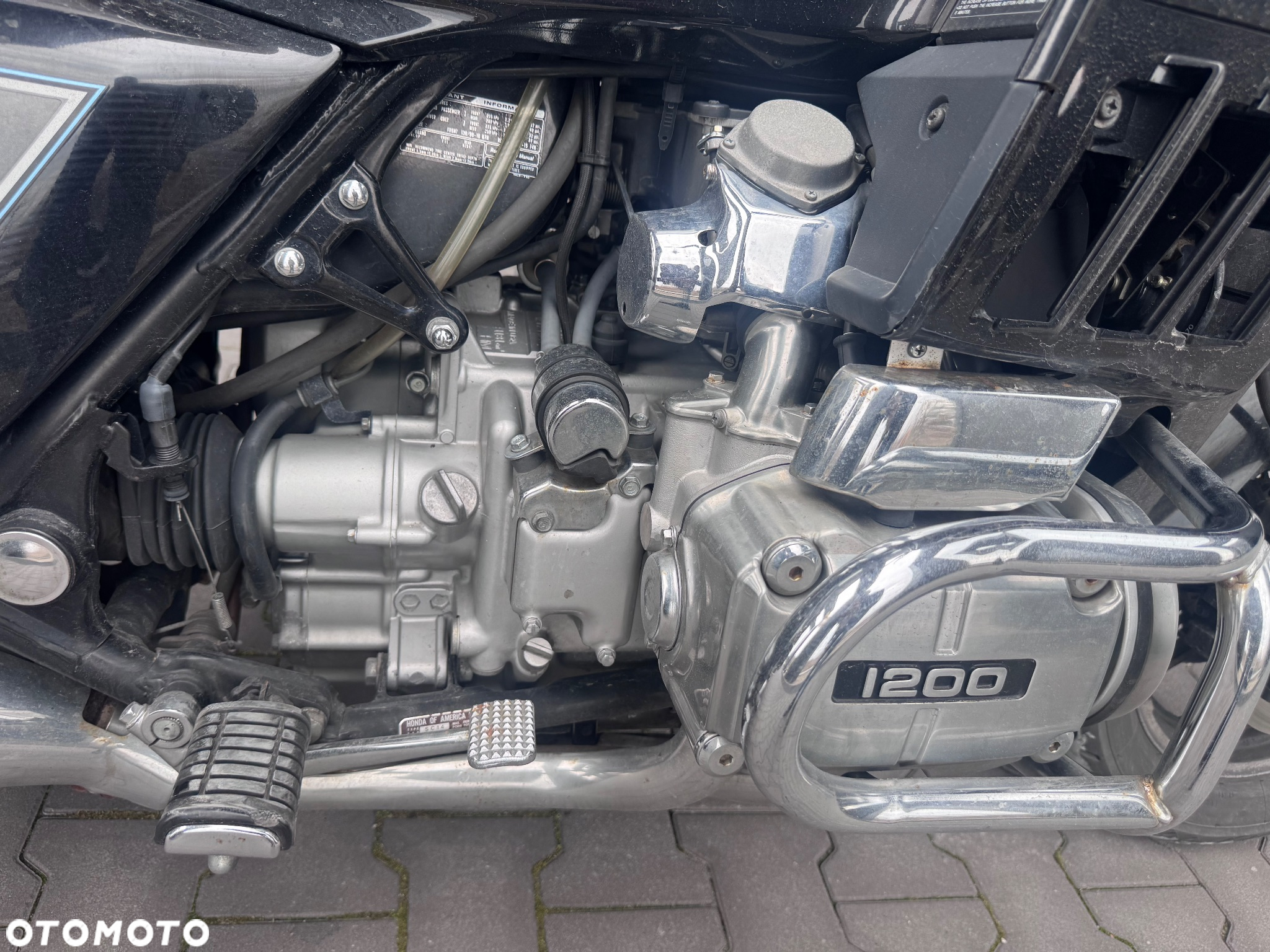 Honda GL - 12