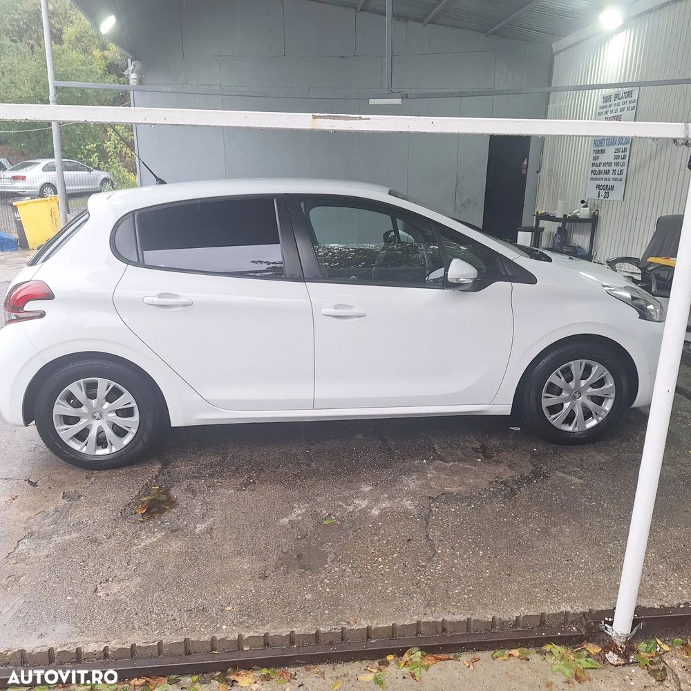 Peugeot 208 1.2 L PureTech Active - 4