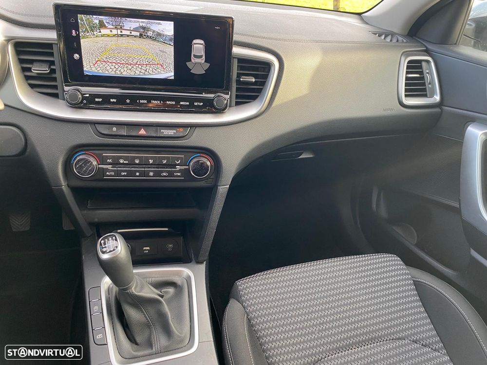 Kia XCeed 1.5 T-GDI Sport - 21