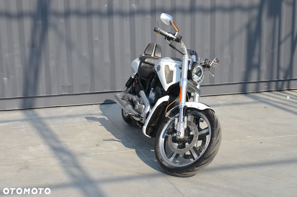 Harley-Davidson V-Rod Muscle - 13