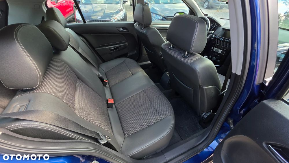 Opel Astra 1.6 T Cosmo - 8