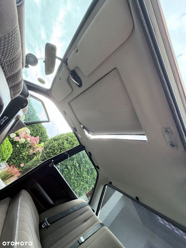 BMW Seria 3 318i - 23