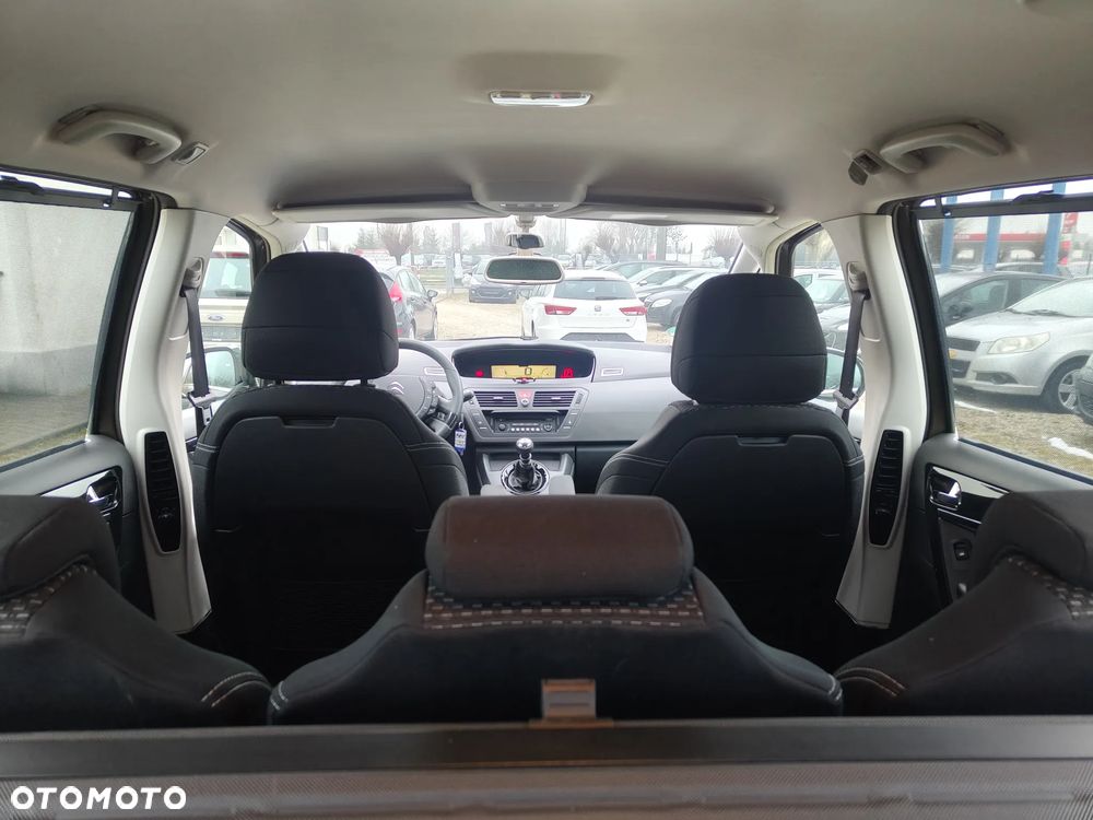 Citroën C4 Grand Picasso - 32