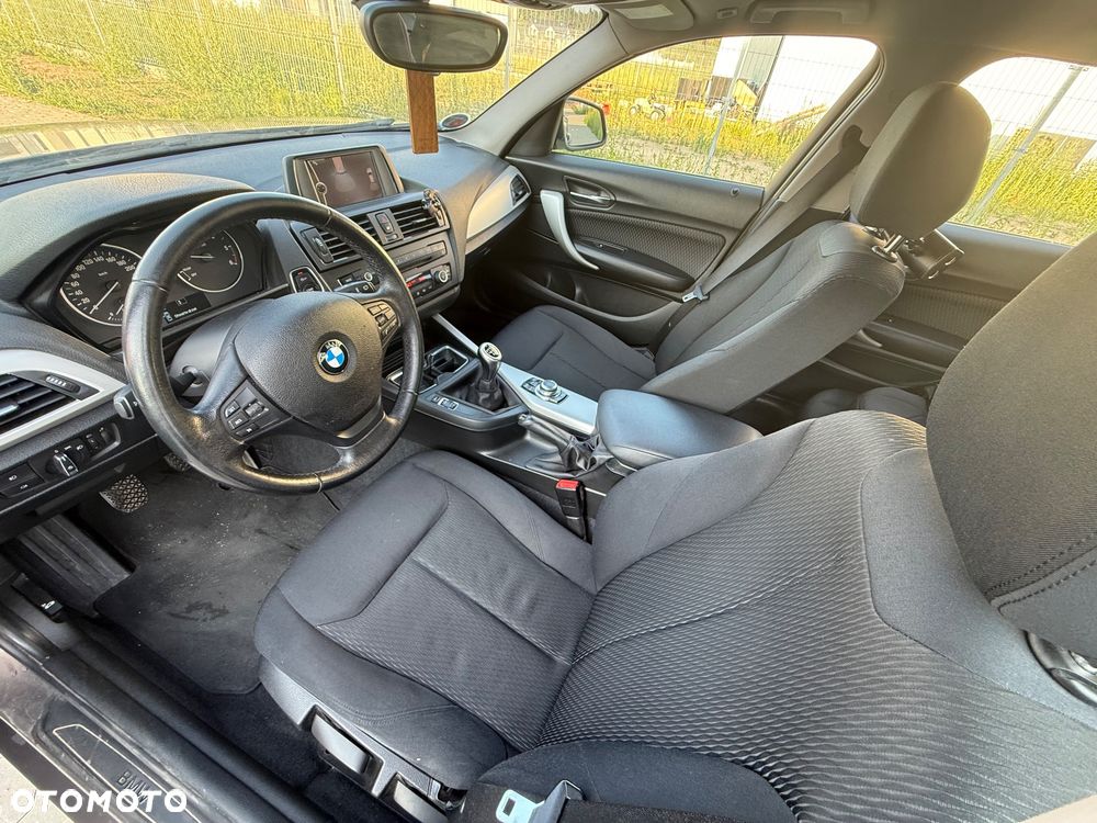 BMW Seria 1 120d xDrive - 11