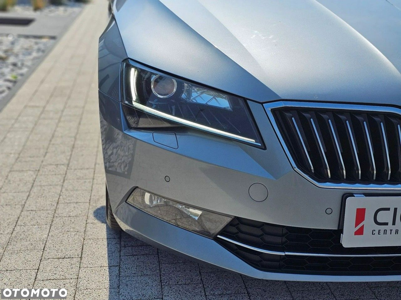 Skoda Superb 2.0 TDI SCR Style - 6