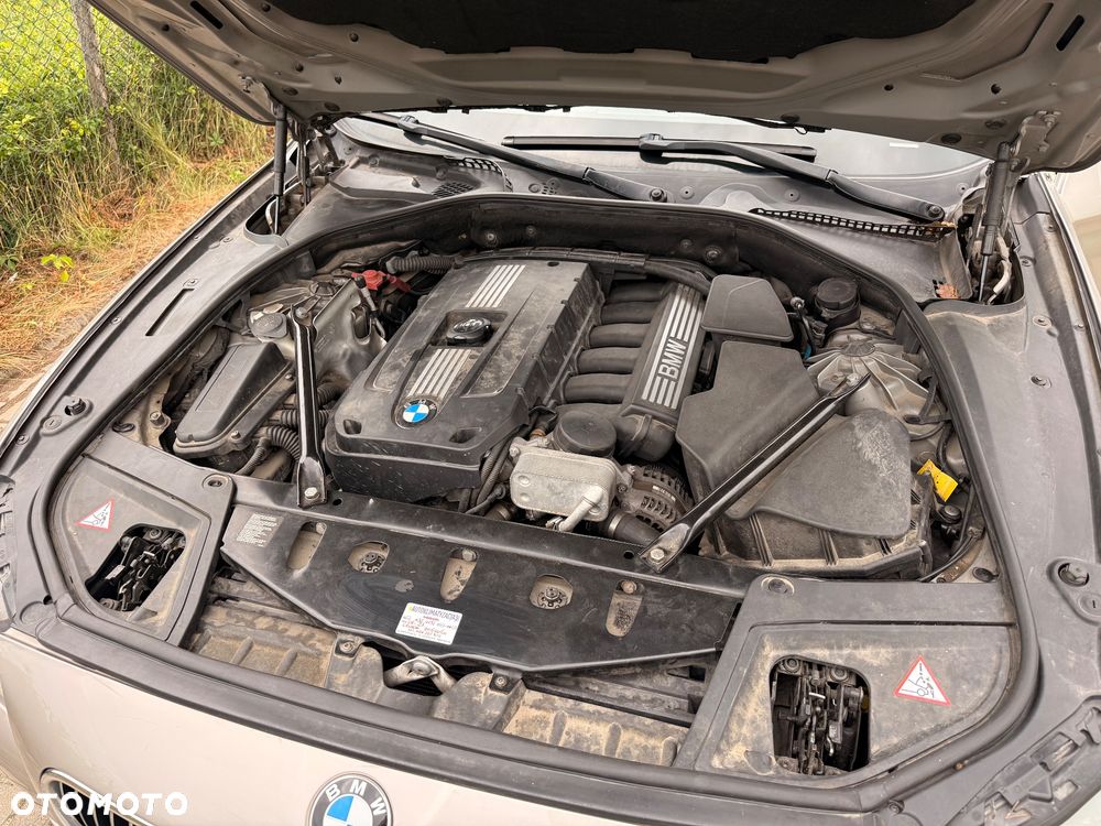 BMW Seria 5 528i - 15
