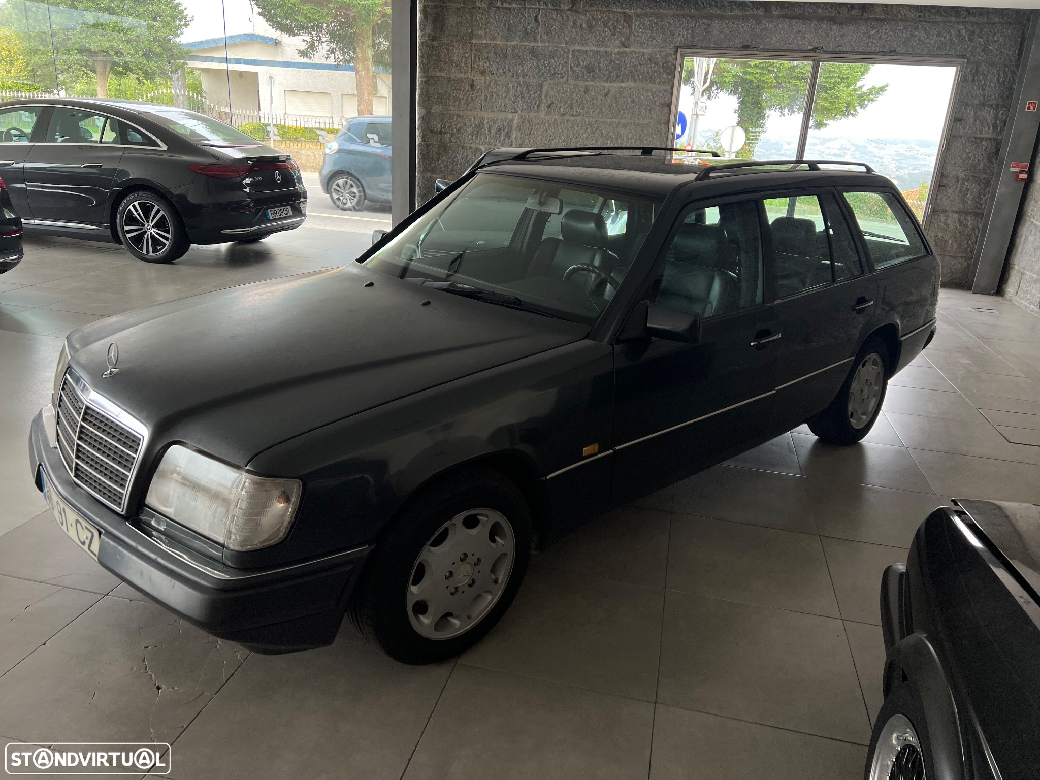 Mercedes-Benz E 250 D Turbo - 3