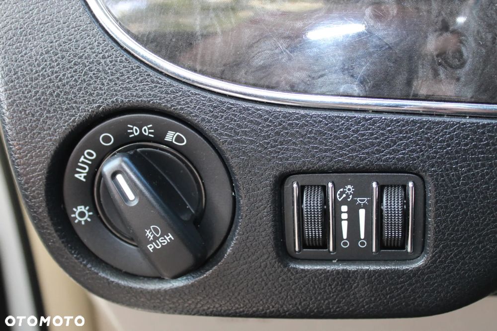 Chrysler Town & Country 3.6 Touring - 37