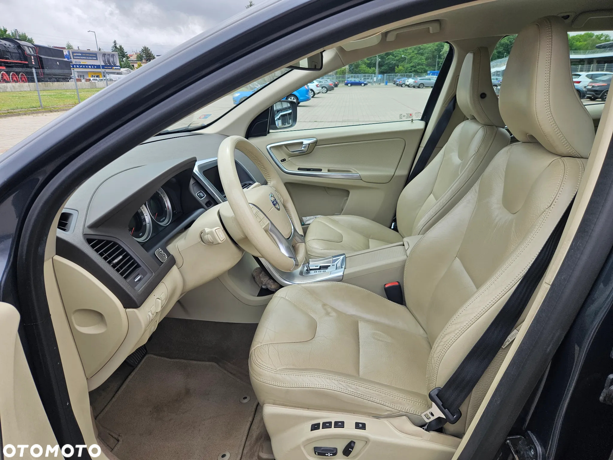 Volvo XC 60 T5 Momentum - 8