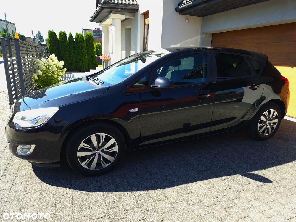 Opel Astra 1.4 Turbo Design Edition - 2