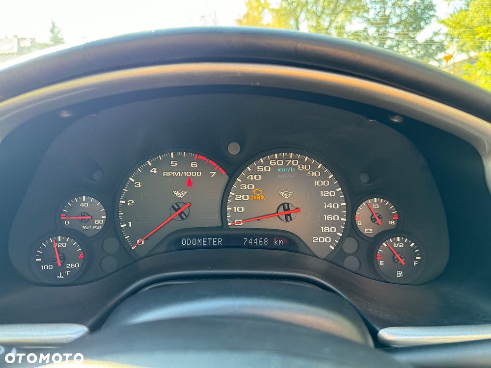 Chevrolet Corvette - 17