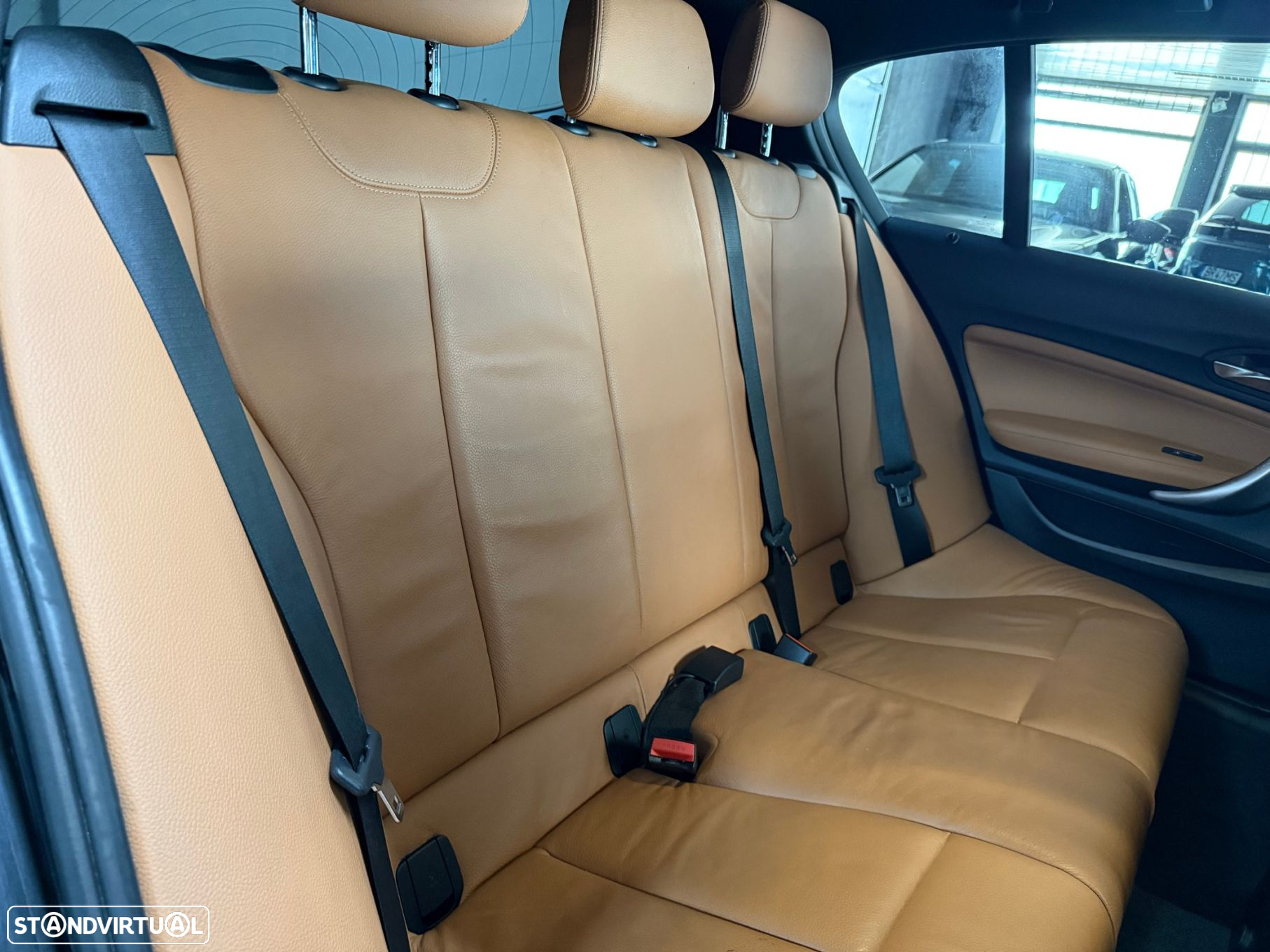 BMW 118 i Pack M Auto - 12