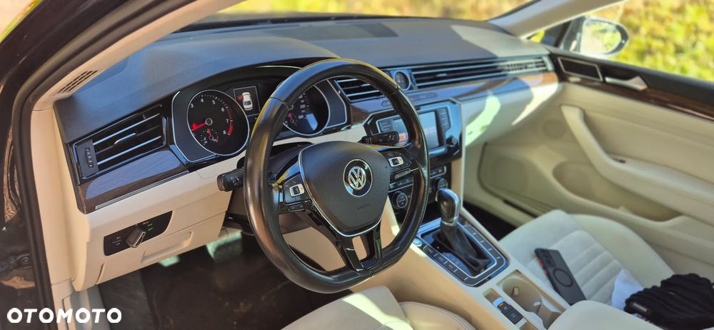 Volkswagen Passat - 9