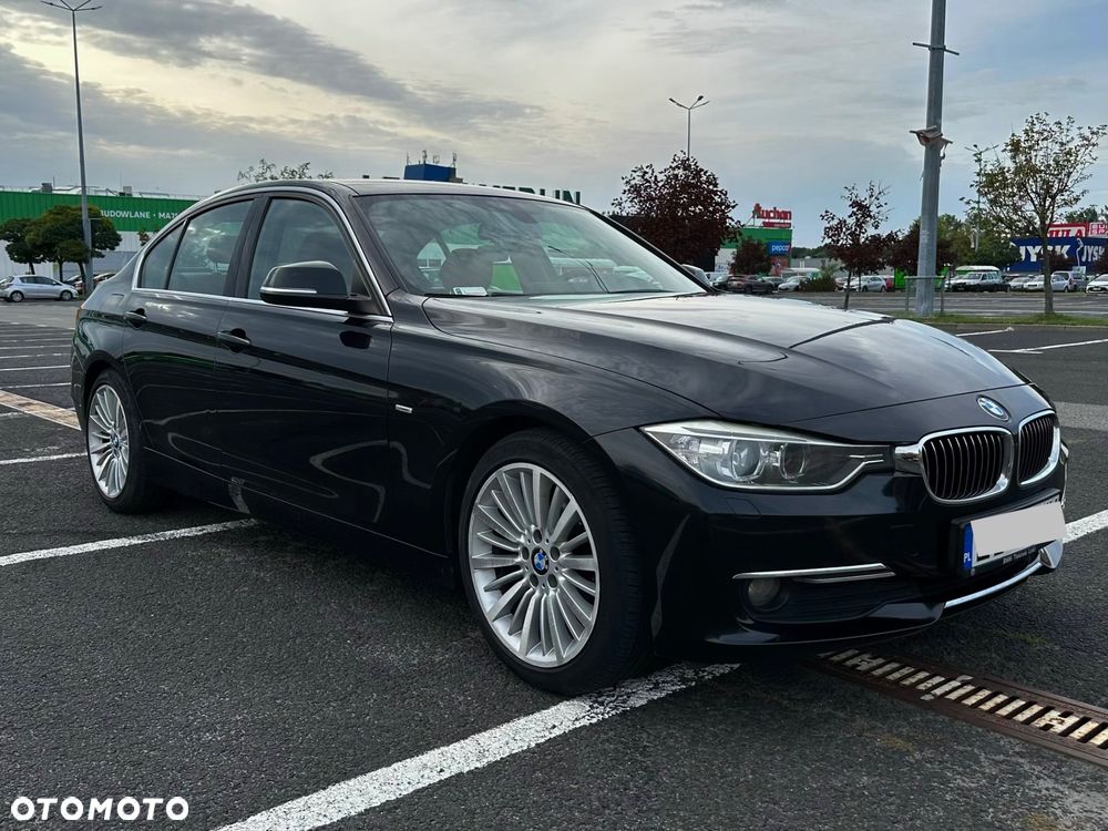 BMW Seria 3 320d Luxury Line - 2