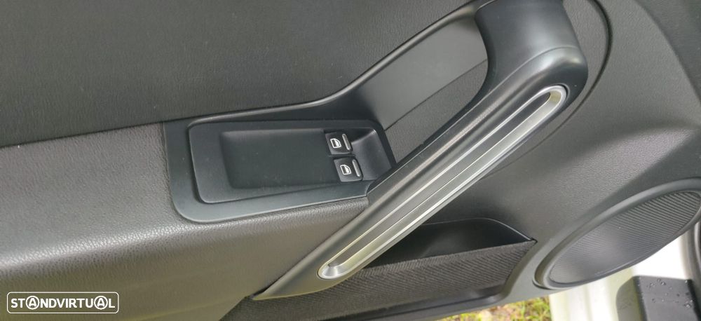 VW New Beetle 2.0 TSI Sport DSG - 23