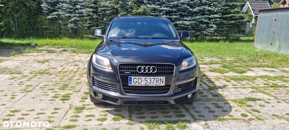 Audi Q7 - 1