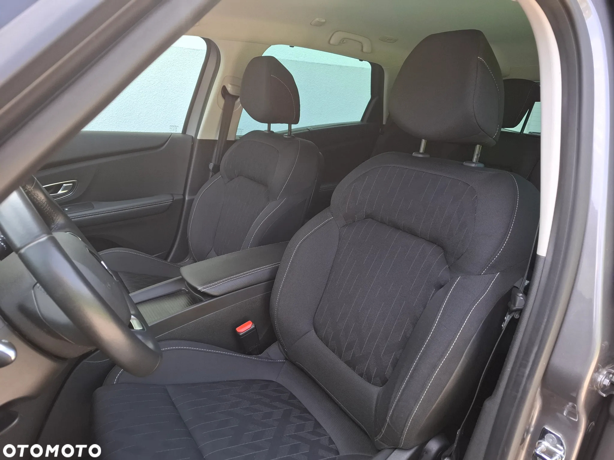 Renault Scenic ENERGY TCe 140 LIMITED - 12