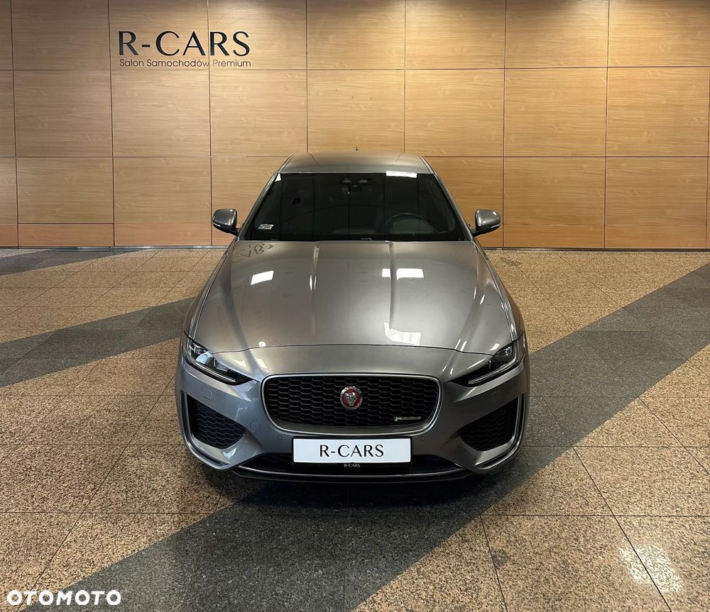 Jaguar XE 2.0 D180 R-Dynamic SE - 3