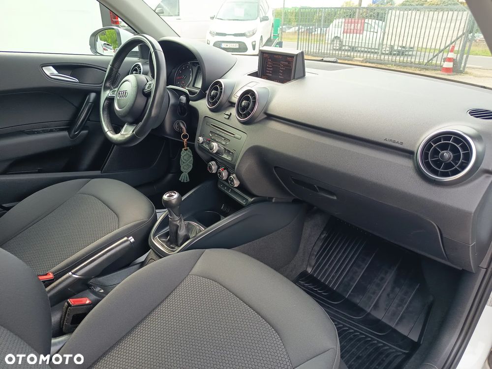 Audi A1 1.2 TFSI S line edition - 17