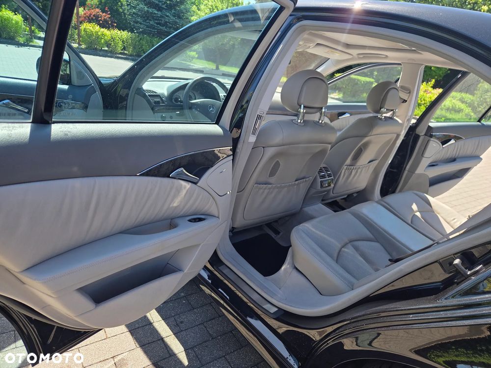 Mercedes-Benz Klasa E 500 4Matic Automatik Avantgarde - 24