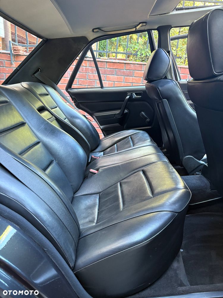 Mercedes-Benz W201 (190) - 11