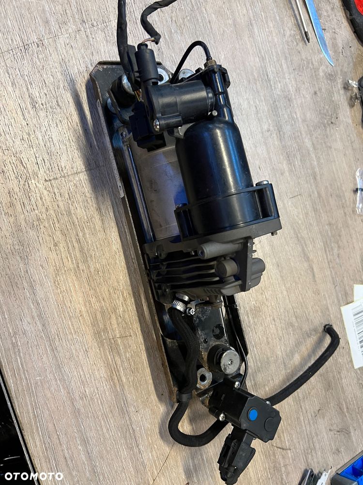 Kompresor zawieszenia sprężarka e61 Nivo pneumatyka sprawdzony sprawny ! - 1