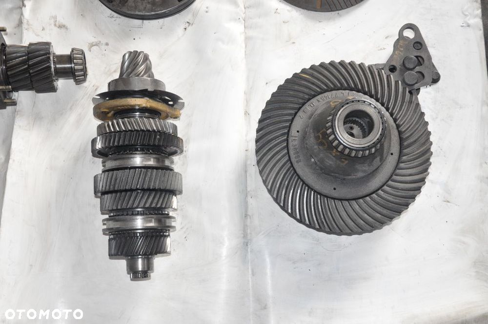 WAŁEK TRYB TARCZKI ZĘBATKA JOHN DEERE 6600 - 8