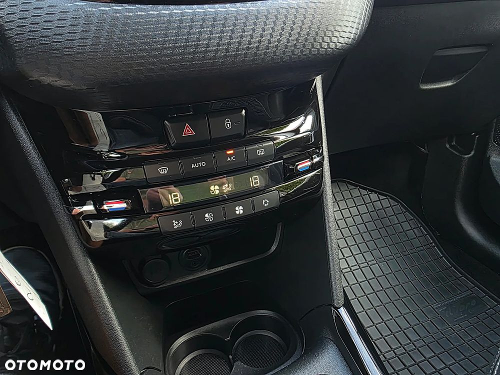 Peugeot 2008 PureTech 82 Allure - 13