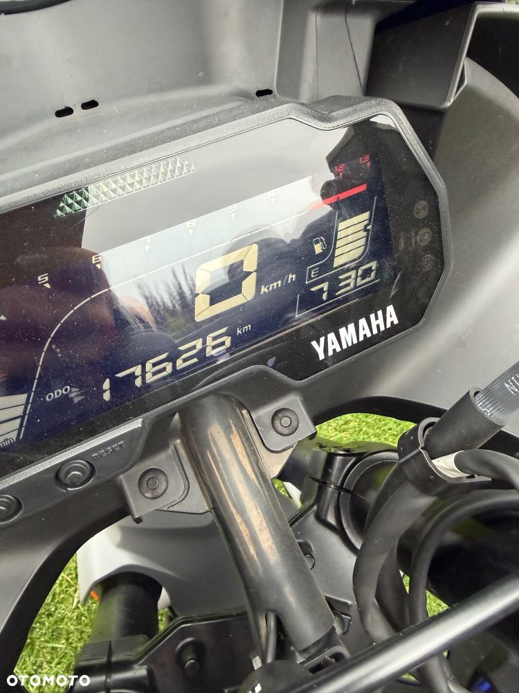 Yamaha YZF - 4